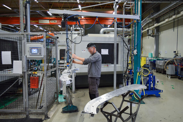 lift assist device welding station movomech