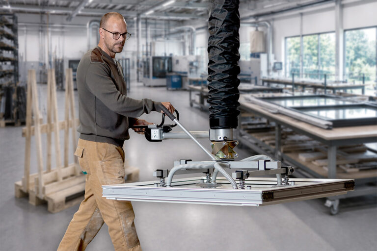 Vacuhand Extended is suitable for ergonomic handling of large windows, doors and similar building components.
